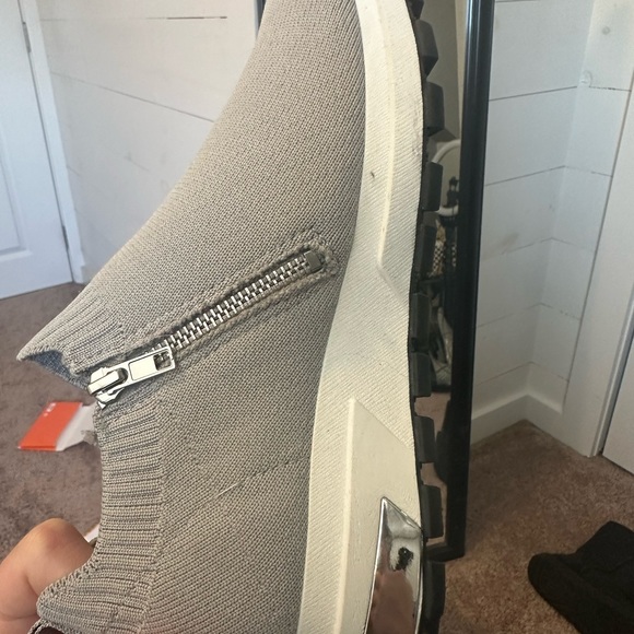 Steve Madden slip ons - Picture 5 of 5